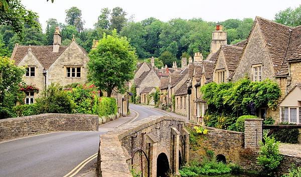 Cotswolds-Photo.jpg