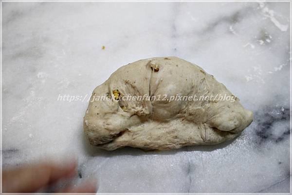 燙麵種茉莉綠茶番茄乾歐包