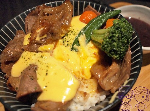 45 開丼 岩漿起司燒肉丼(牛)