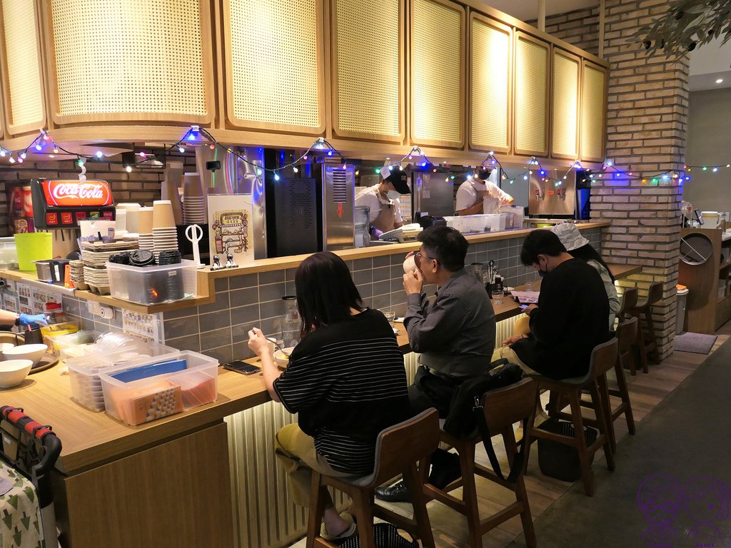 13 貳樓 台茂店 吧台座位.jpg