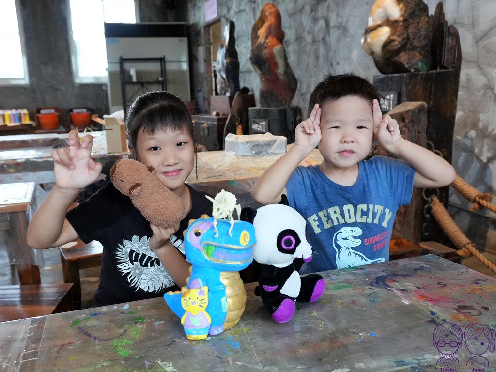40 Robert Y廢墟暴龍館 DIY 考古暴龍模型.jpg