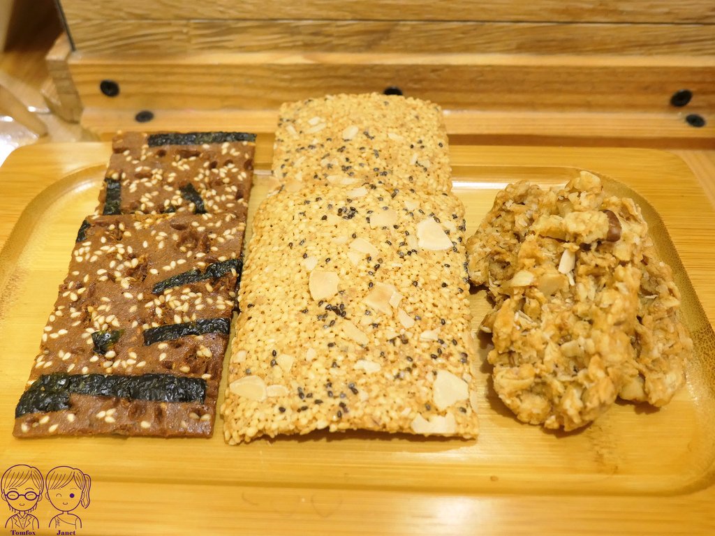 65 餅乾打人 海苔肉鬆、白芝麻、杏桃鳳梨.jpg
