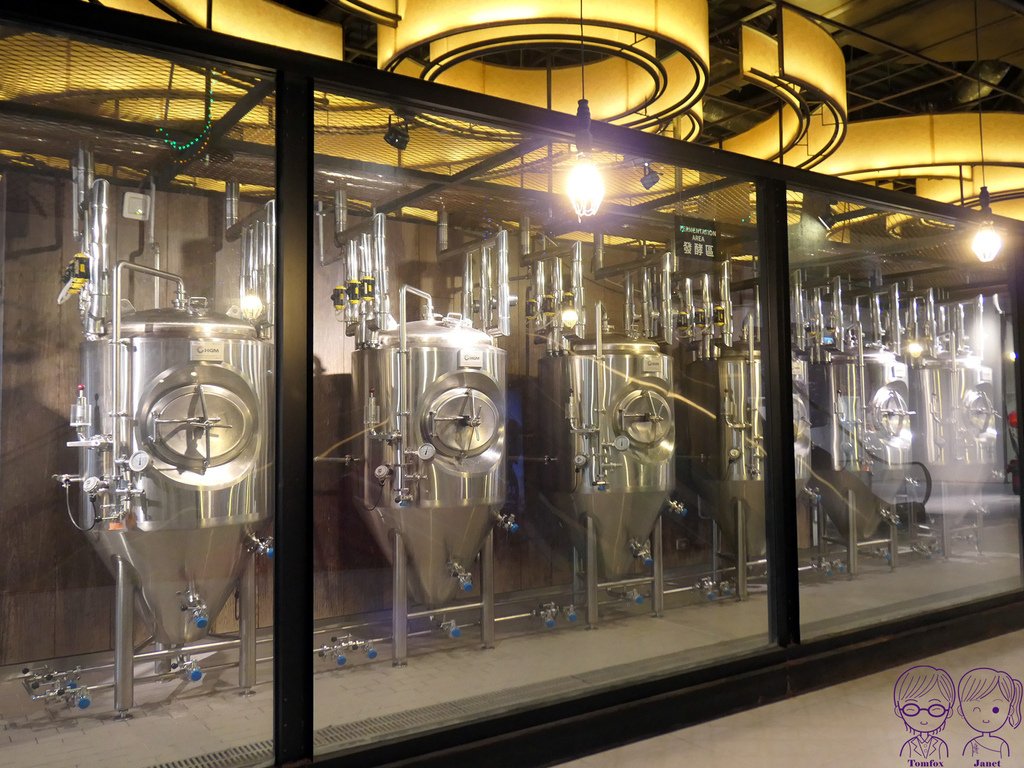 13 金色三麥 新莊店 釀酒設備.jpg