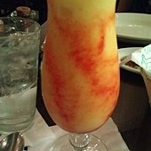 4 SEASONS-APPLE,PINEAPPLE.ORANGE,還有一個我忘了= =