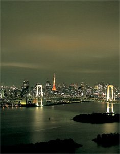 東京灣彩虹橋與東京鐵塔夜景.jpg