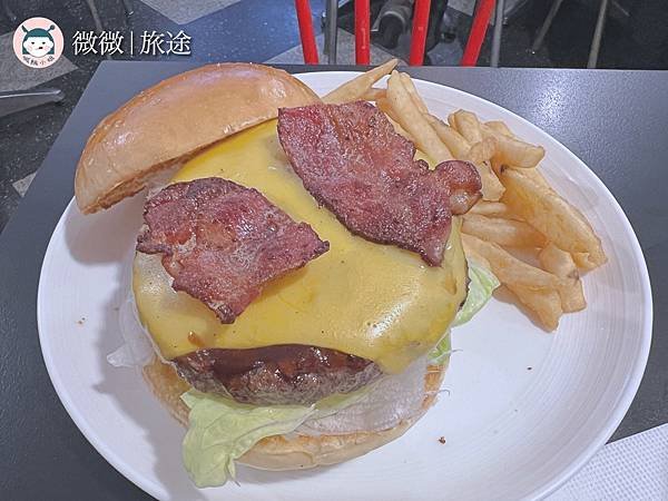 信義餐廳_台北漢堡推薦_市政府站美食_AWESOME BURGER-2.jpg