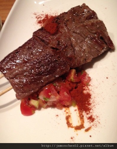 串燒牛肉佐辣巧克力醬