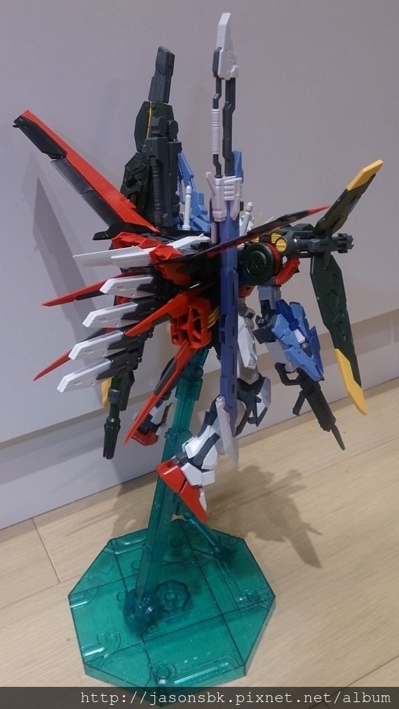 MG 完美攻擊鋼彈 ver.RM + 龍桃子劍砲翔配件 (背面)