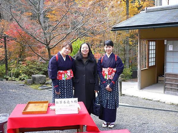 1127_1京都_大原三千院_020_和服服務員