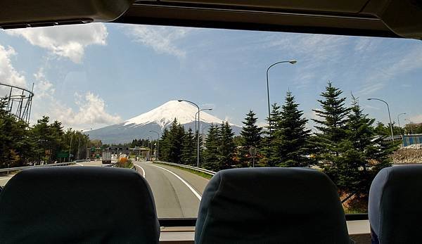 0501_2富士山旁公路景_041