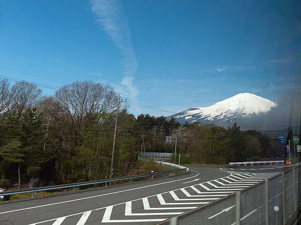 0501_2富士山旁公路景_004