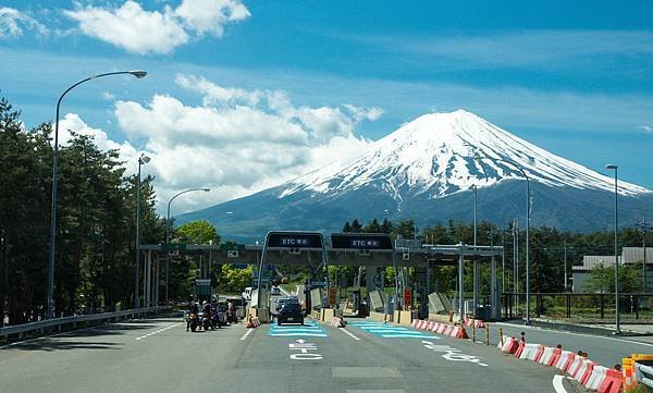 0518_2往河口湖_公路景_025