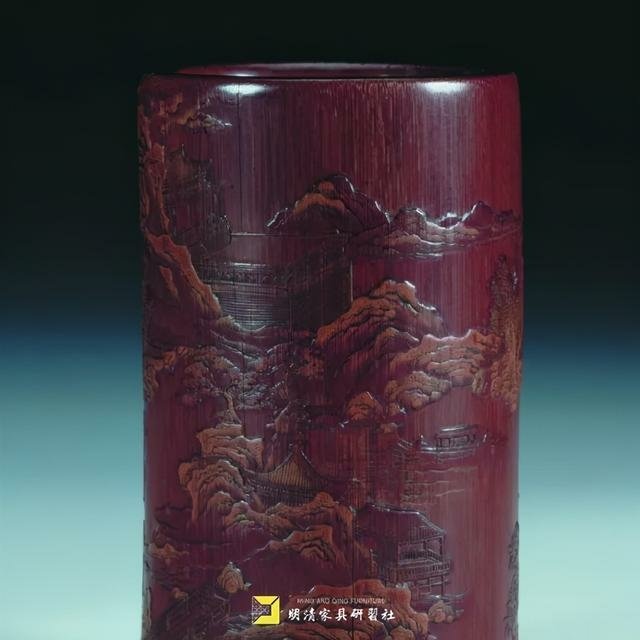 清張希黃竹雕留青山水樓臺筆筒(高10.6口徑6cm)-上海博物館藏2.jpg