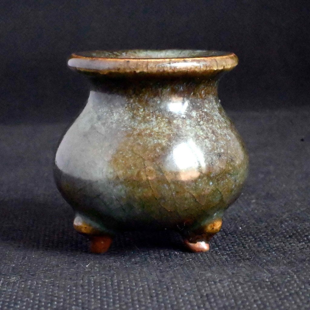 C1149北宋鈞窯藍帶紫釉三足小琴爐4.jpg