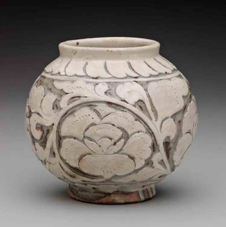 C1152宋 磁州窯白地剔花罐-波士頓美術館藏.jpg