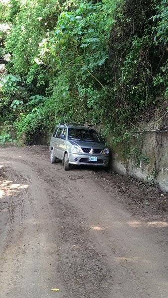 村民打滑的車子