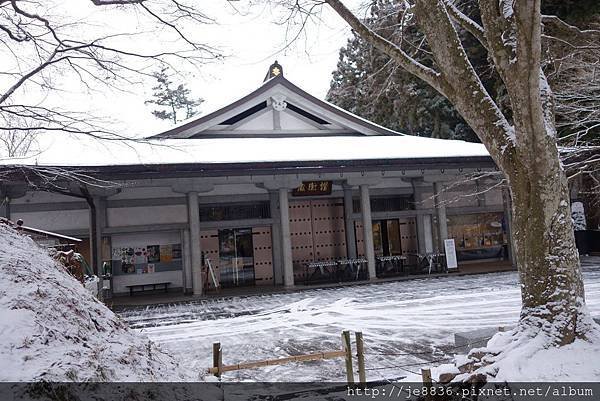 0123金色堂中尊寺89.jpg