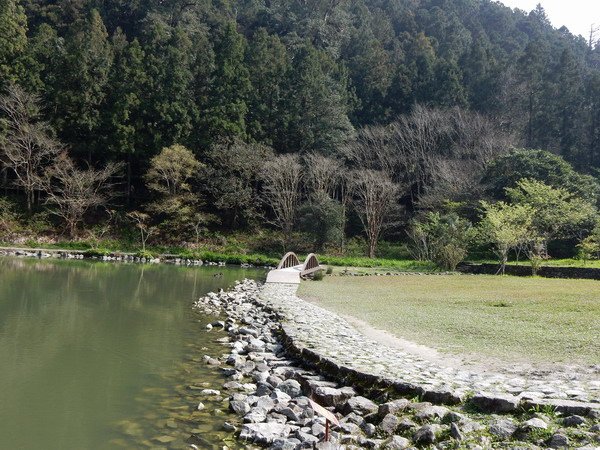 【遊記】宜蘭明池森林遊樂區 欣賞山中湖景 2016/4/2