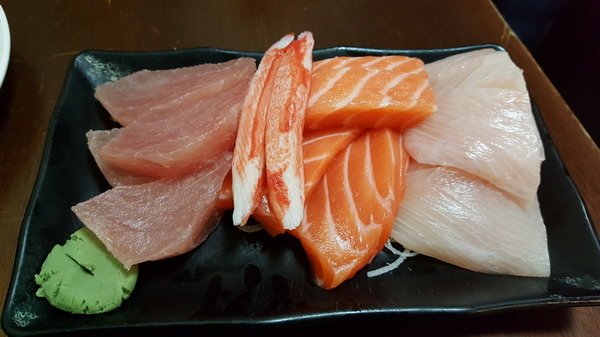 【美食】台北萬華/三味食堂｜CP值高霸氣握壽司、生魚片、花壽