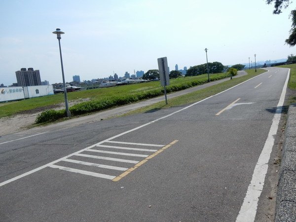 【美食】台北士林/社子島頭 河岸美食餐廳 騎腳踏車吃熱炒欣賞