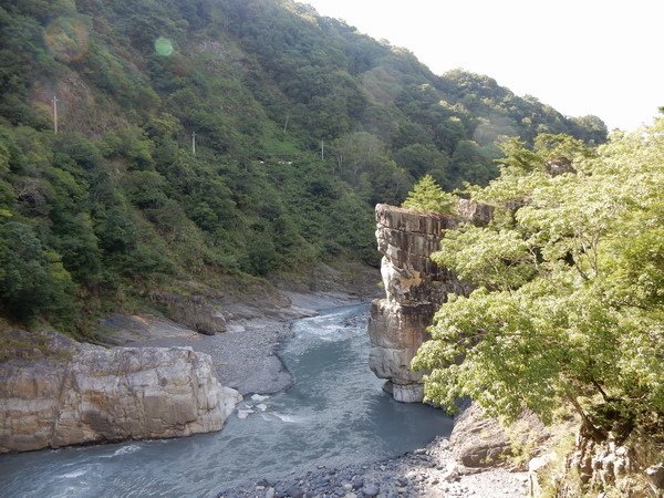 【旅遊】新竹秀巒軍艦岩 欣賞大自然的鬼斧神工 2018/7/