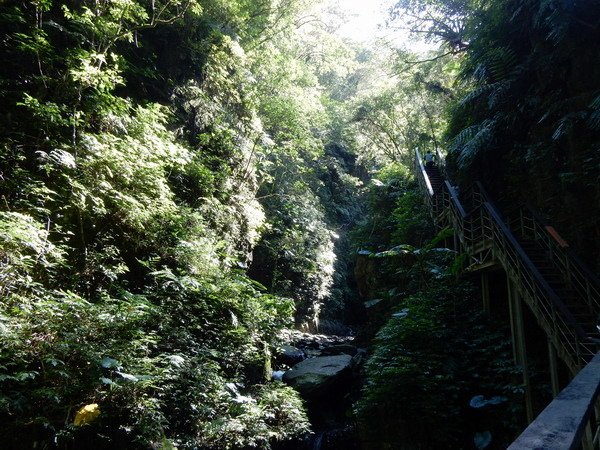 【旅遊】宜蘭礁溪著名景點 林美石磐步道走來不費力 2019/