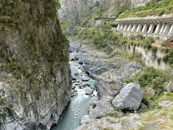 【旅遊】花蓮太魯閣九曲洞步道 欣賞大理岩峽谷的絕妙奇景 20