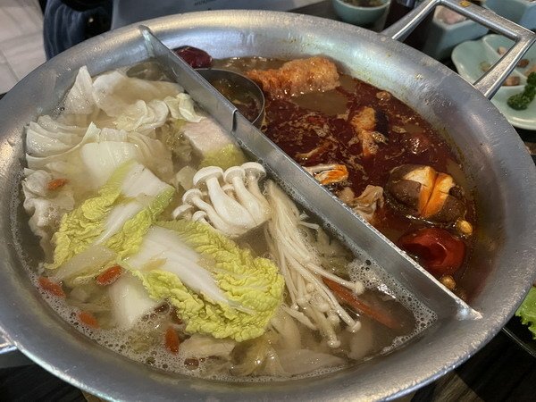 【美食/國中幫】台北中山/青花驕麻辣鍋｜王品出品 鮮麻椒香品
