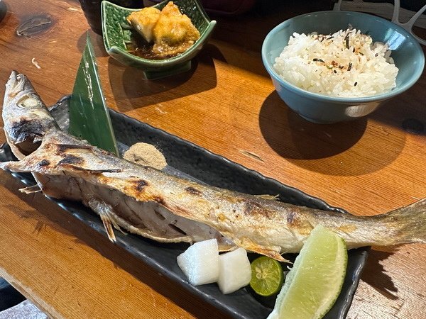 【美食】台北松山/粉鳥林漁食肆｜平日午間商業套餐 日式居酒屋