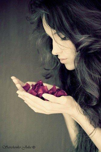 beauty,breathe,dark,hair,hands,petals,purple-04ce64e85f4a26ee77dfc9fbada7297d_h.jpg