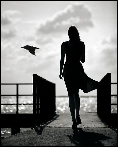 b,w,sea,silhouette,sky,woman,beach-be5265a8fa1d626ab637491dbc7a3cd2_h.jpg