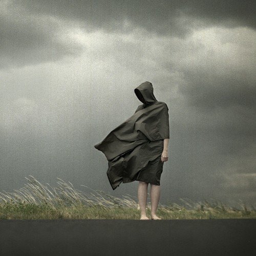 cool,dp,alone,woman,photographic,photography-8e21376f9b130d3782f1c8ed407b9fe0_h.jpg