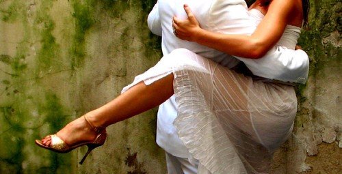 copuple,dance,embrace,embracing,white,couples-350abc627c5a861a0abbbf4b951322a7_h.jpg