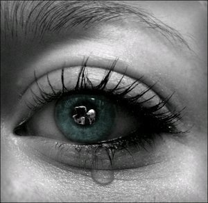 eyes,black,and,white,girl-bbfe709c4422527bebc4e46637d82d4f_h.jpg