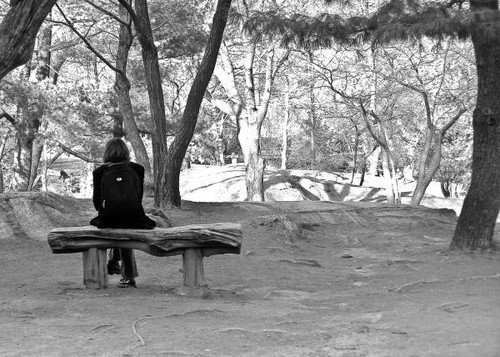 outdoors,travel,woman,alone,park-db8514a815e13961cae4fec8e4008485_h.jpg