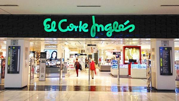 el-corte-ingles-se-lanza-al-mercado-de-las-renovables-para-bajar-su-factura-de-la-luz.jpg