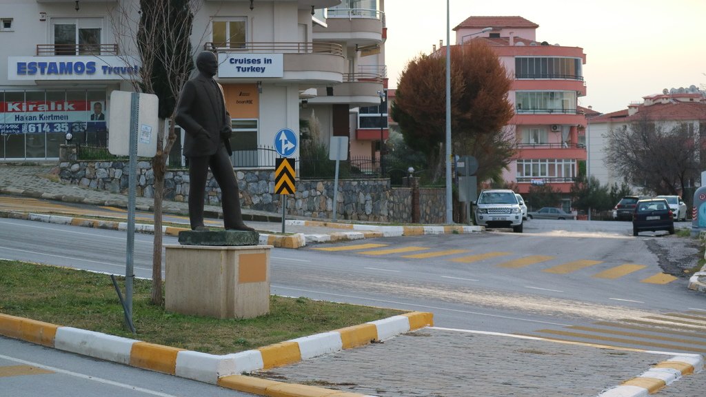 20190107 (294) 由旅館前往漁港途中 [庫薩達西(Kusadasi)].JPG