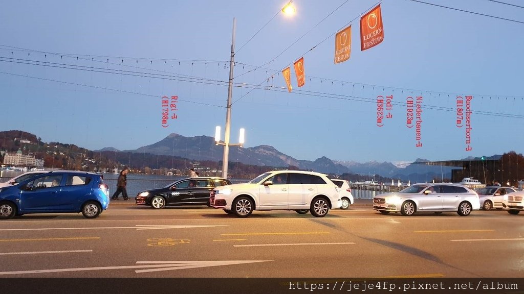 20181112 (230A) 盧森(Lucerne)的街景 [背景是阿爾卑斯山脈群峰].jpg