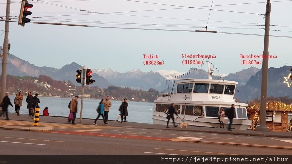 20181112 (214A) 盧森(Lucerne)的街景 [背景是阿爾卑斯山脈群峰].jpg