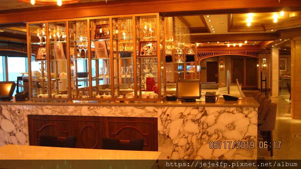 20190617 (155) 7F的皇冠海鮮牛排餐廳(Crown Grill %26; Bar).JPG