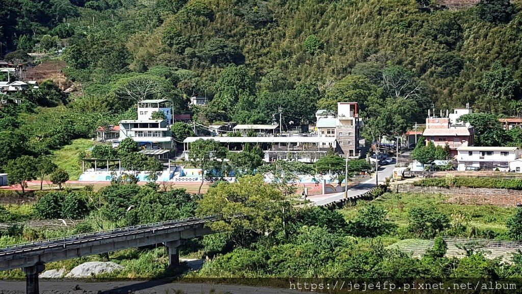 20151108 (46)  大安道路xKm處 [眺望苗栗縣泰安鄉象鼻村象鼻國小].jpg