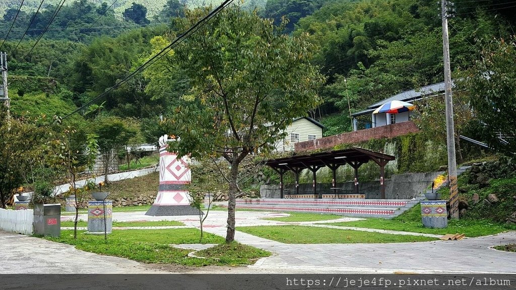 20151003 (16) 中象道路2.5Km處 [中興村出火部落廣場].jpg