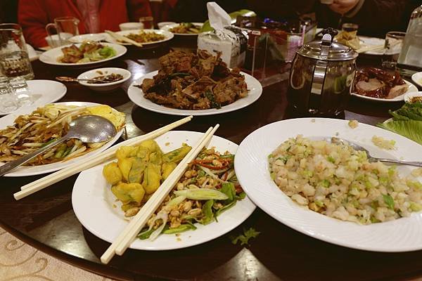 吃完【真福記脆皮烤鴨莊】就會真福氣 台北必吃鍋貼 濃湯入味酸