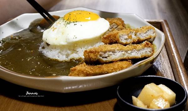日式食堂裡的美味｜六張犁 富士咖哩 Fuji Curry(已