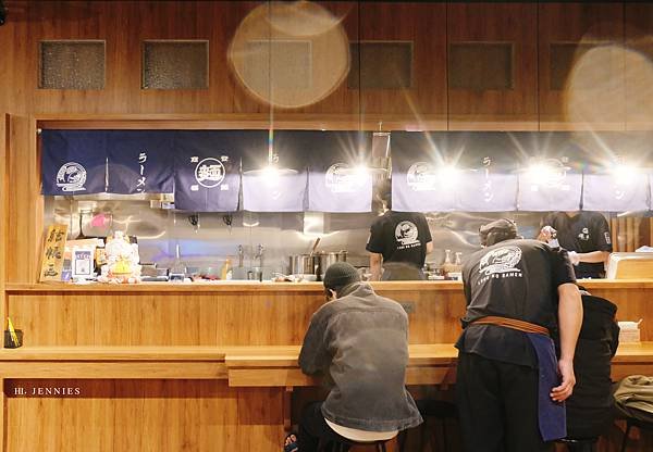 害我減肥破功的拉麵店｜六張犁 滝禾製麵所 清香黑蒜開胃又暖身