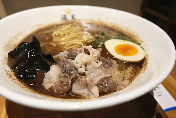 害我減肥破功的拉麵店｜六張犁 滝禾製麵所 清香黑蒜開胃又暖身