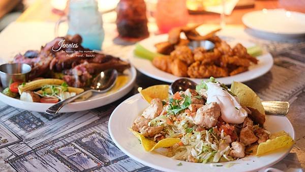 歡樂美味憶當年｜Hooters美式餐廳 信義店 好吃好玩又好