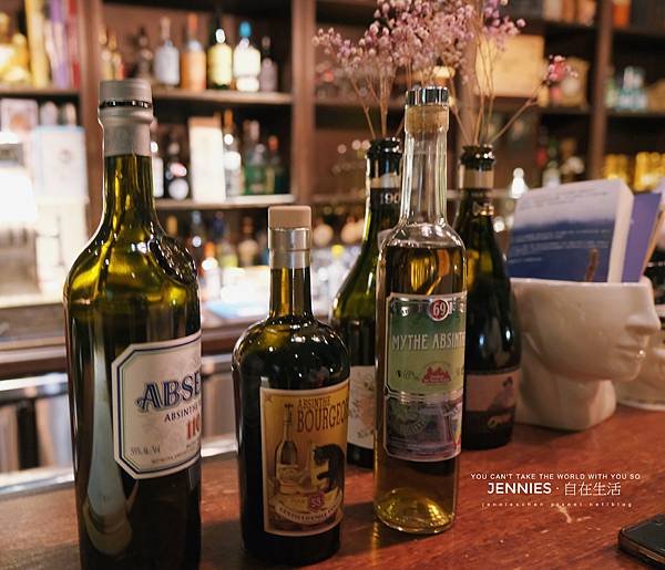體驗歐洲中古世紀神秘的艾碧斯｜迪化街 Antique Bar