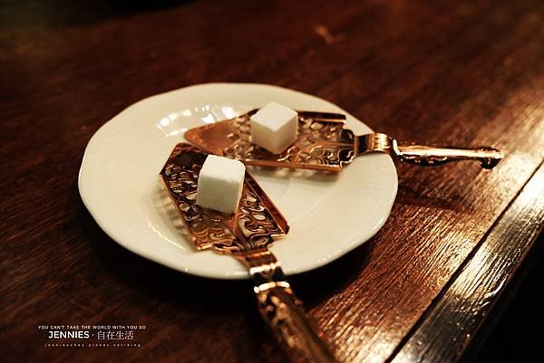 體驗歐洲中古世紀神秘的艾碧斯｜迪化街 Antique Bar