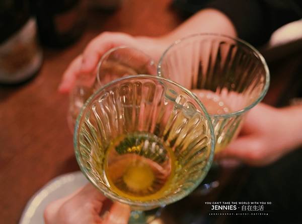 體驗歐洲中古世紀神秘的艾碧斯｜迪化街 Antique Bar